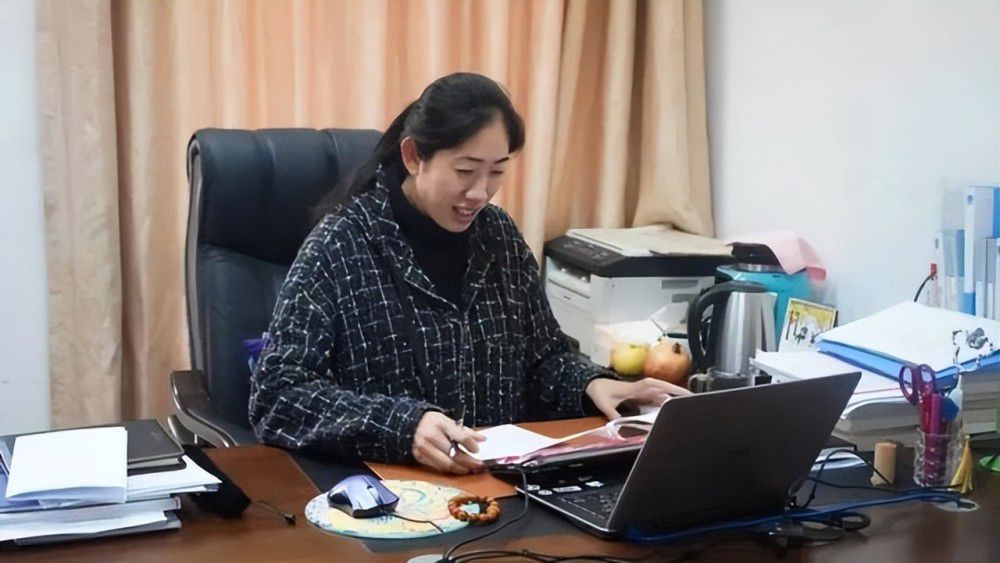 电影《飞驰人生》官微转发此声明，称：;《飞驰人生》系上海亭东影业制作主控的电影，你司与《飞驰人生》无任何关系，《飞驰人生》也绝无可能有任何份额在市场兜售与众筹